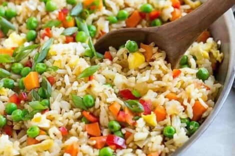 Salade légère de riz, thon et légumes : Un repas complet et nutritif