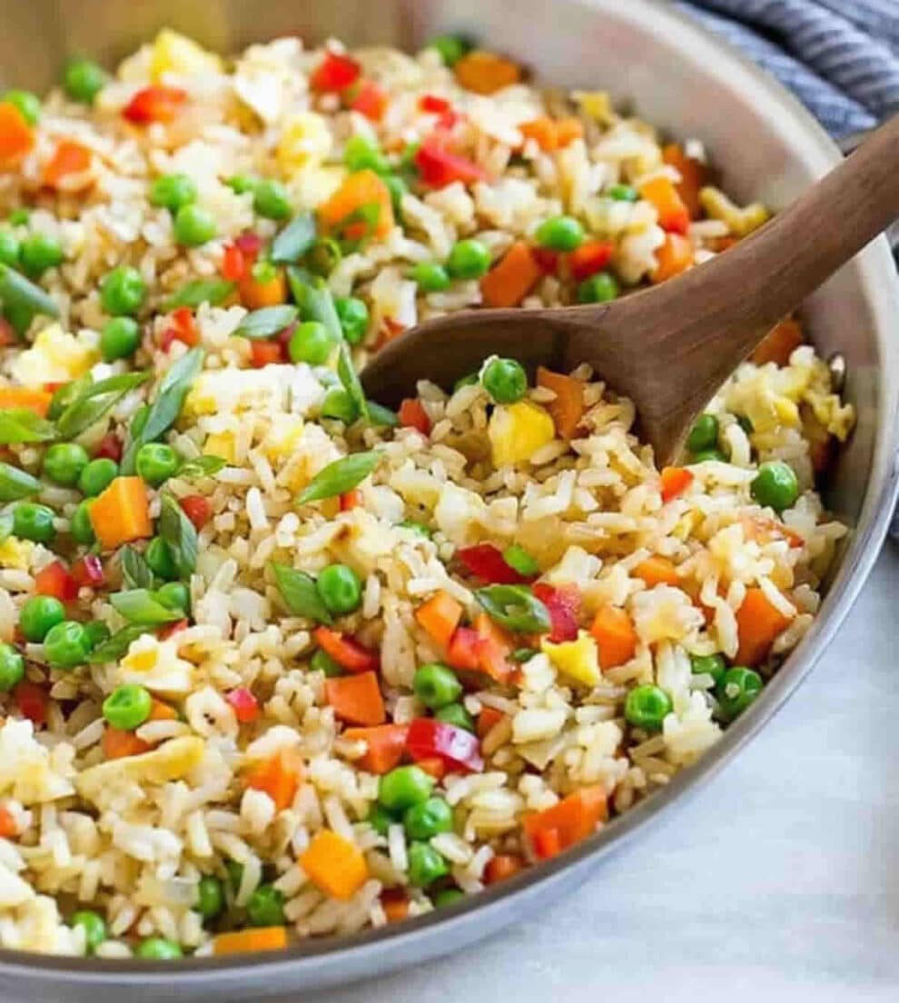 Salade légère de riz, thon et légumes : Un repas complet et nutritif