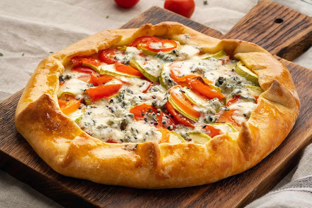 Tarte rustique légère aux légumes et à la feta : Délicieuse et saine