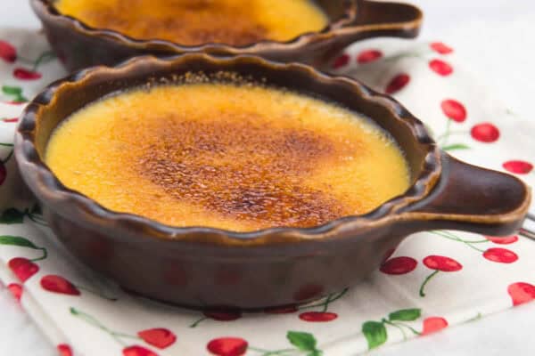 Crème brûlée ananas-coco : Un Délice tropical parfait pour l'été