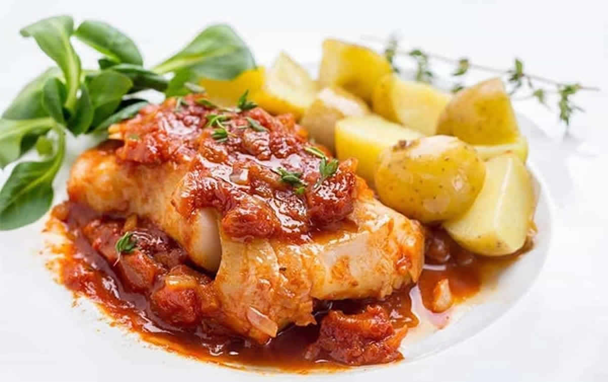 Filets de poisson à la sauce crémeuse à la tomate - Un plat délicieux et facile à préparer