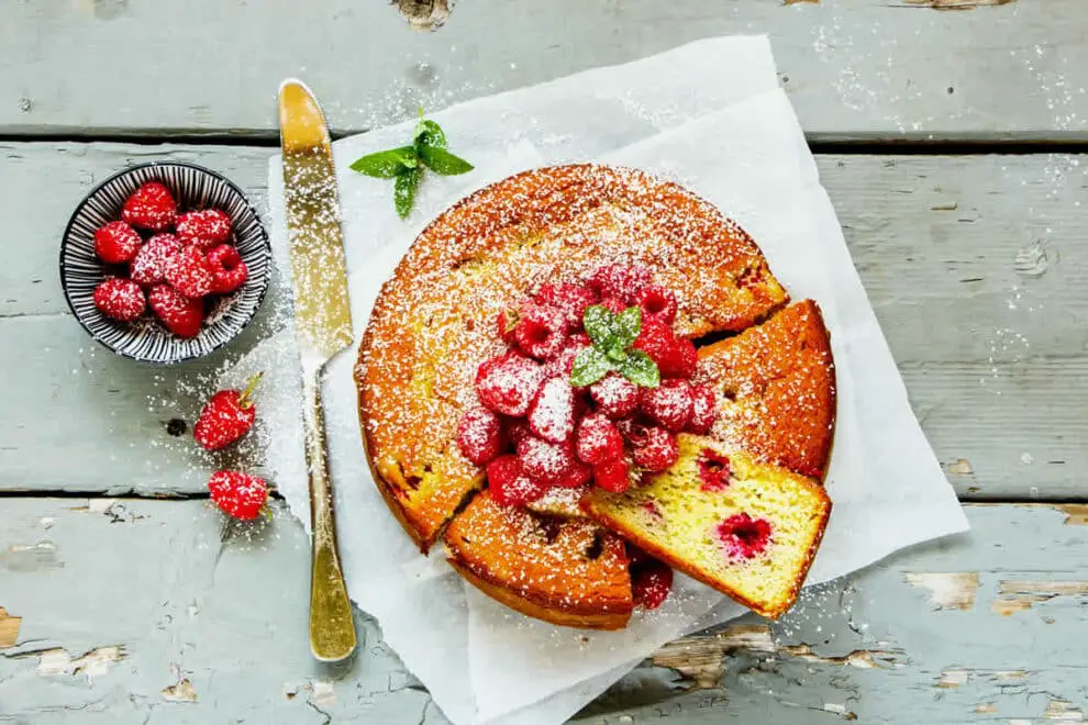 Gâteau au yaourt et aux framboises : Une expérience gustative exquise