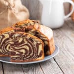 Gâteau au yaourt zébré : Une variation fantaisiste et délicieuse