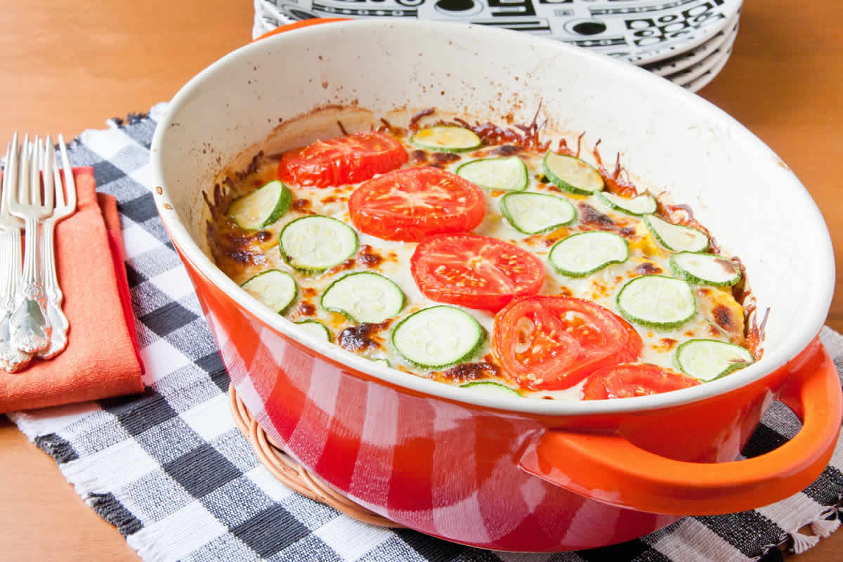 Gratin de pommes de terre, courgette et tomate : Simple et délicieux