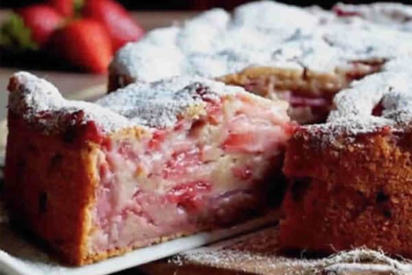 Invisible aux pommes et fraises : Un dessert fruité irrésistible