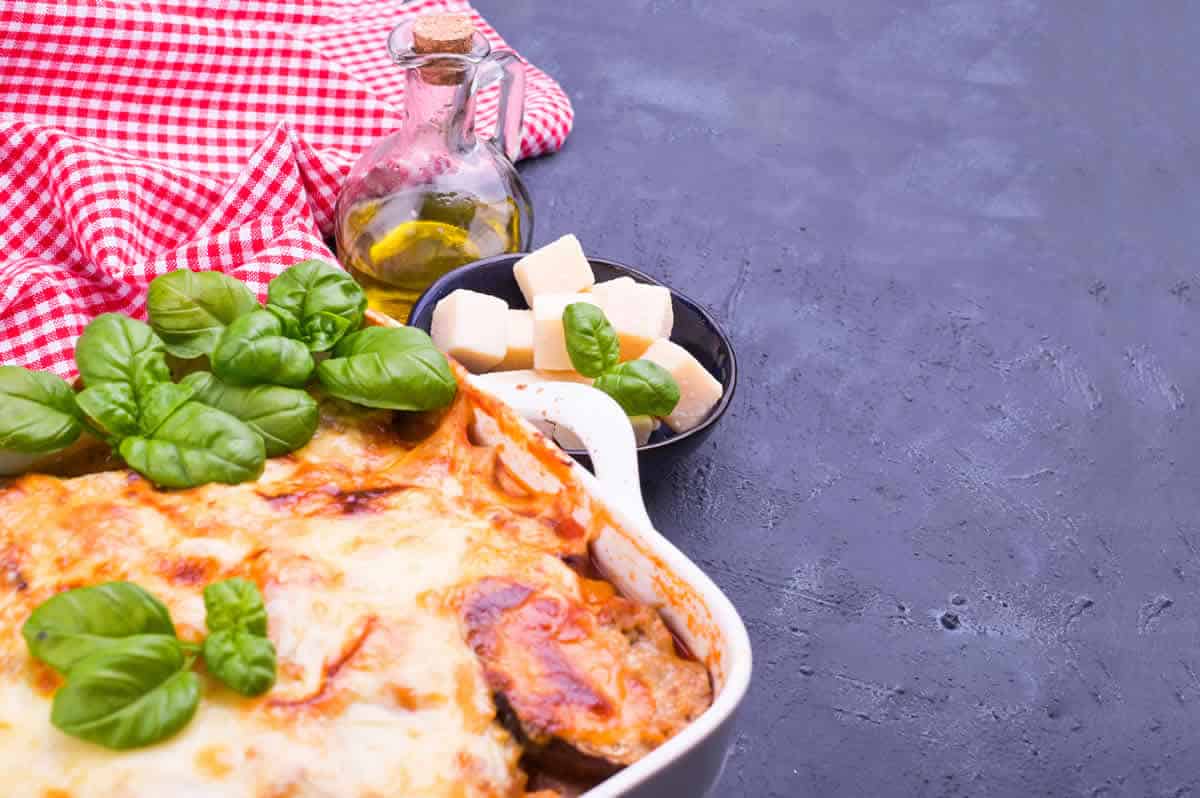 Lasagnes d'aubergines à la tomate et mozzarella : Un repas succulent et original