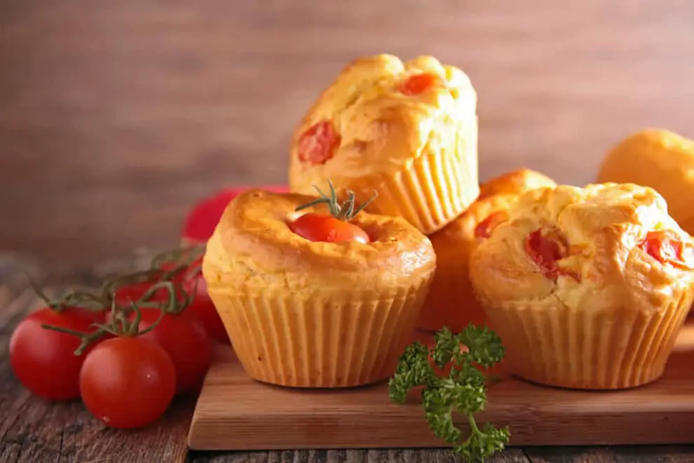 Muffins salés aux tomates et jambon : Incroyablement savoureux