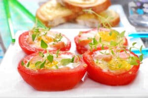 Nids de tomates aux œufs - Un délice sain et facile à préparer