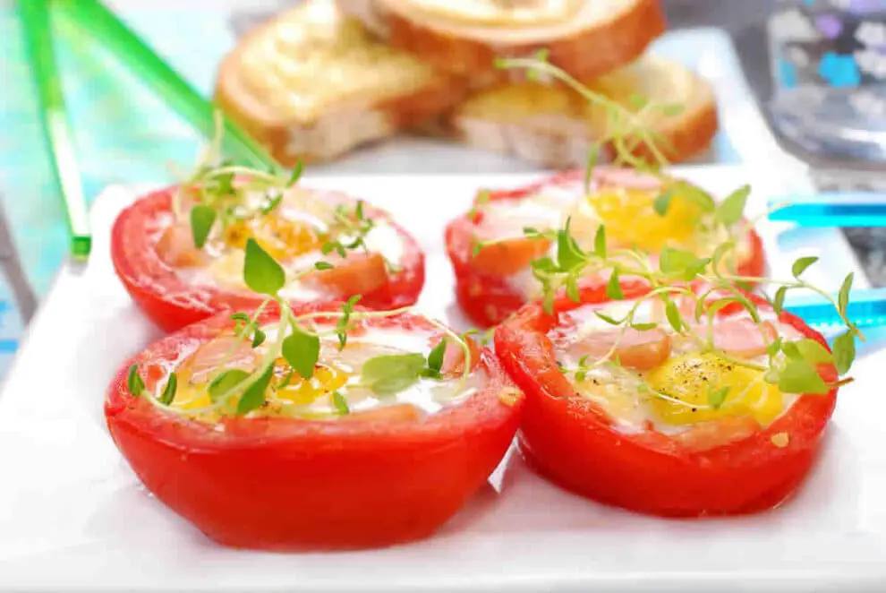 Nids de tomates aux œufs - Un délice sain et facile à préparer