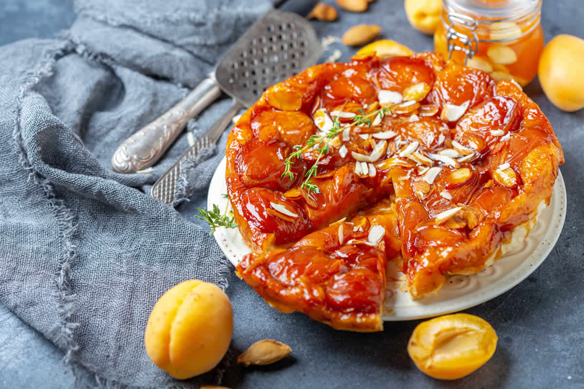 Tarte Tatin à l'abricot : Une délicieuse variation du classique dessert français