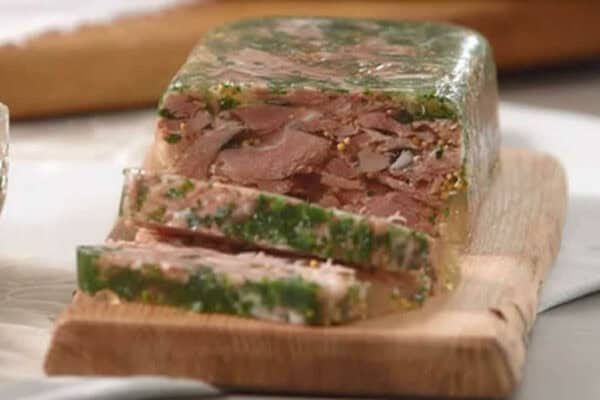 Terrine de jambon persillé : Une délicatesse classique à redécouvrir