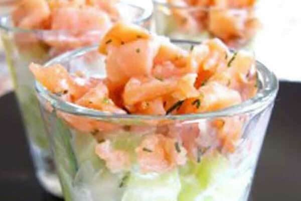 Verrines légères au saumon et aux pommes : Un apéritif raffiné et facile à réaliser