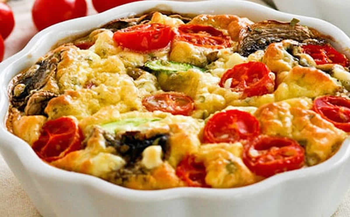 Clafoutis aux courgettes, champignons et tomates cerises : Un plat simple et délicieux