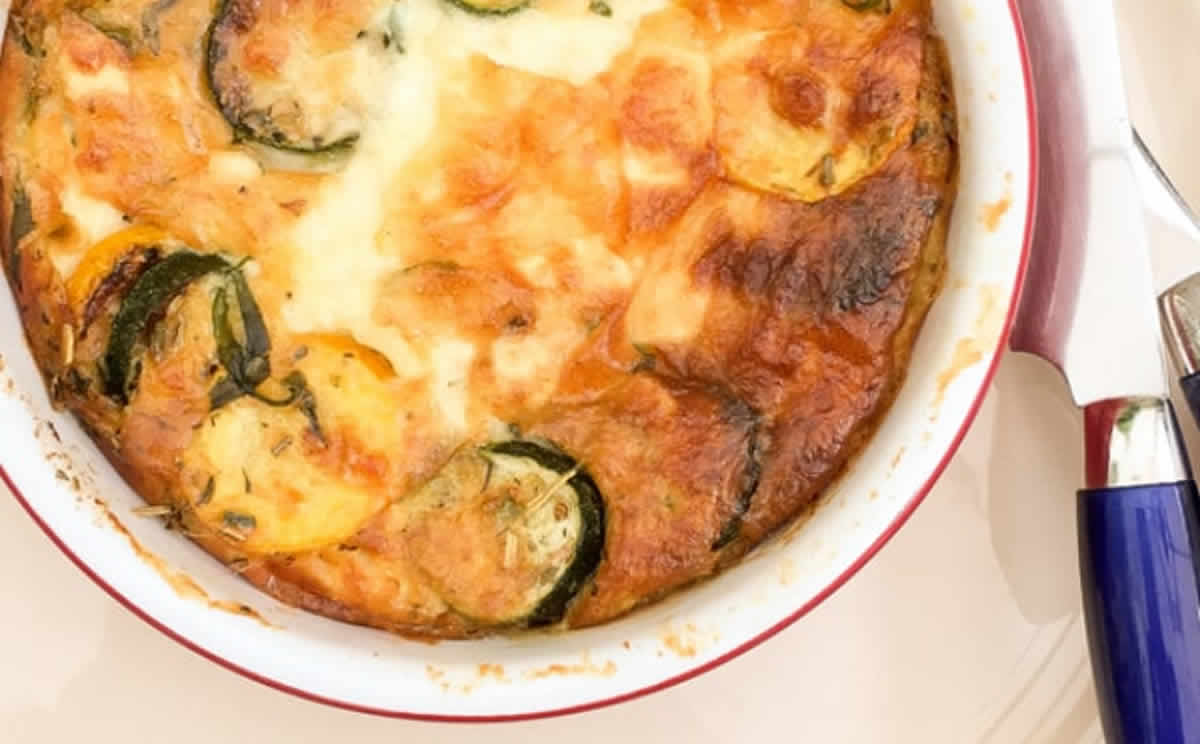 Clafoutis léger au jambon et aux courgettes - Un repas délicieux et facile à préparer