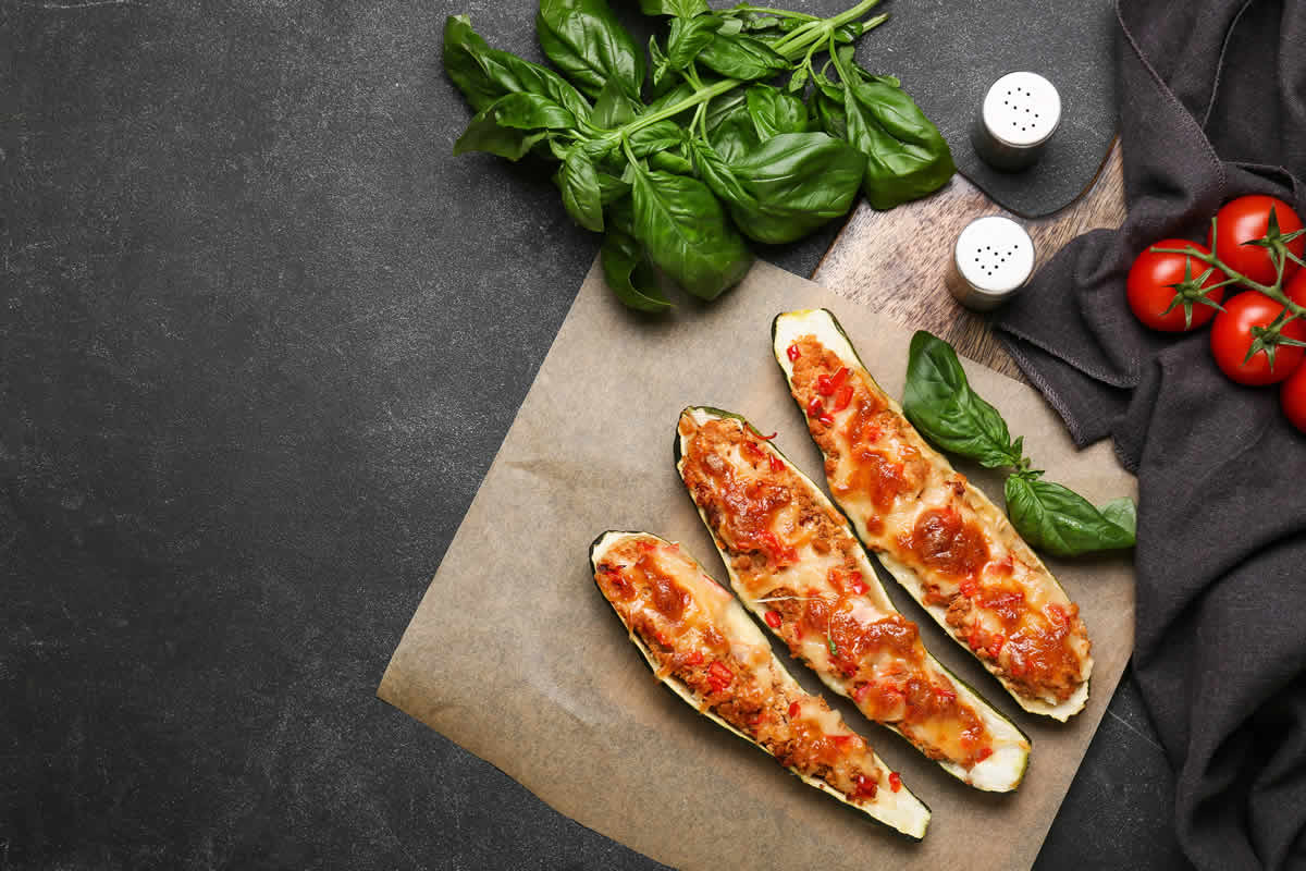 Courgettes farcies aux tomates et à la mozzarella : Un plat riche en saveurs
