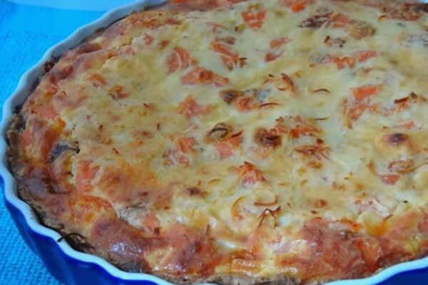 Une variation délicieuse : Quiche sans pâte au saumon fumé et courgettes