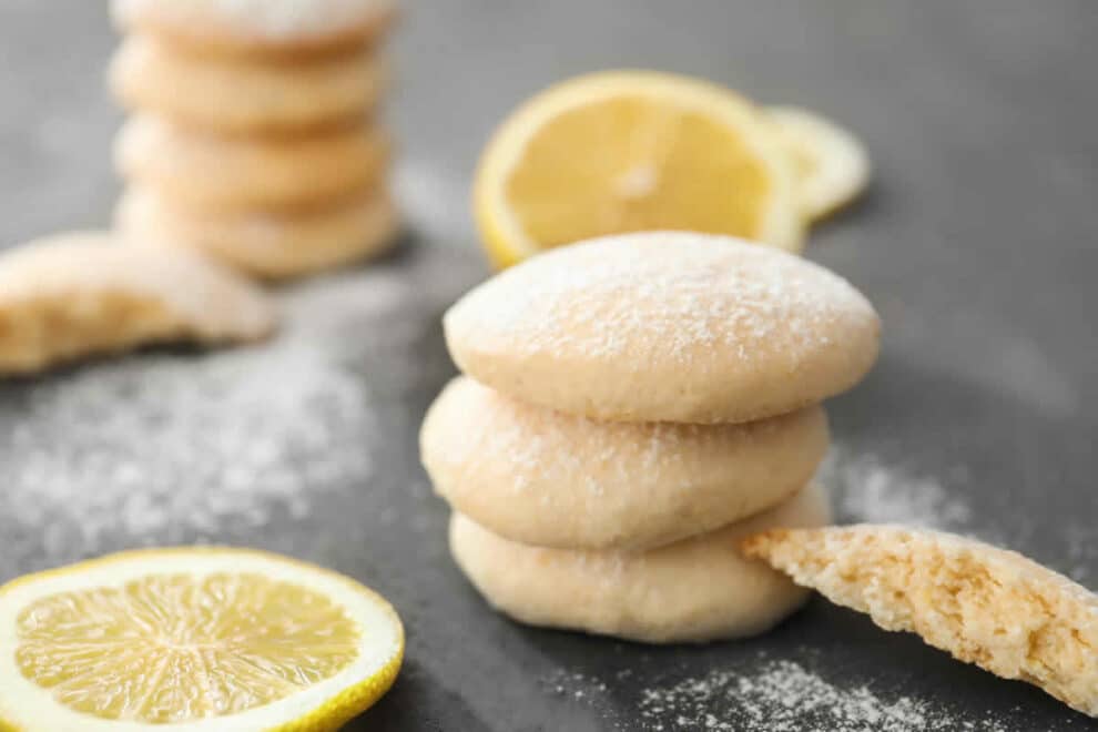Biscuits tendres au citron : Une douceur acidulée à savourer