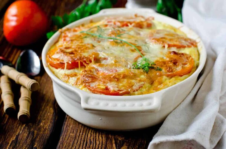 Gratin d'œufs durs aux tomates : Une recette savoureuse et facile à réaliser
