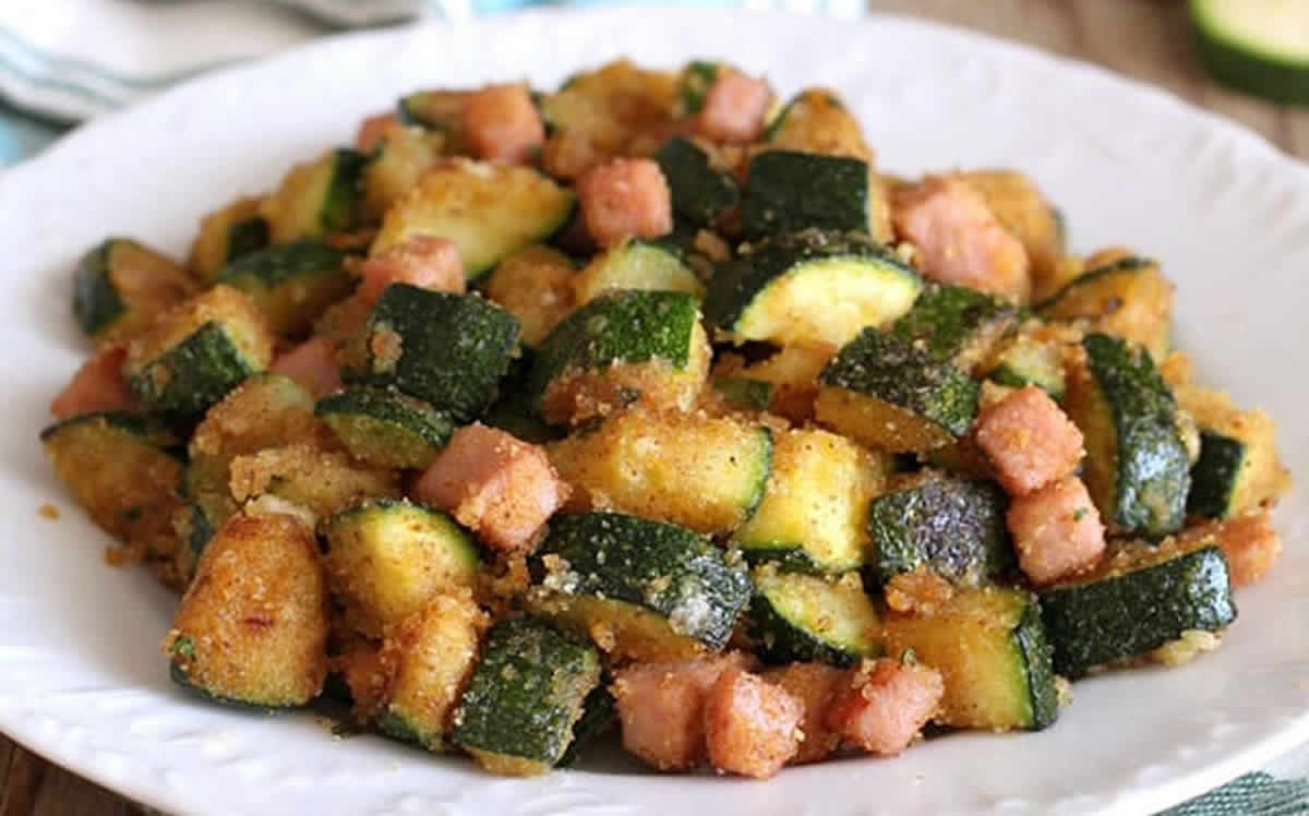 Poêlée de courgettes au jambon et au parmesan : Un repas simple et savoureux