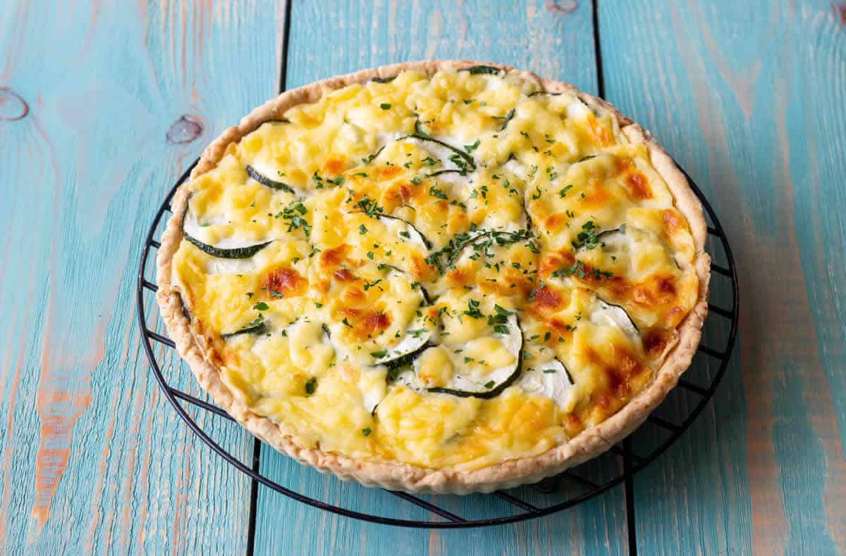 Tarte de courgette à l’italienne : Une valse de saveurs méditerranéennes dans votre assiette
