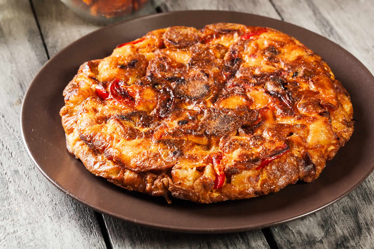 Tortilla au chorizo et poivrons rouges : Le bon goût de l'Espagne
