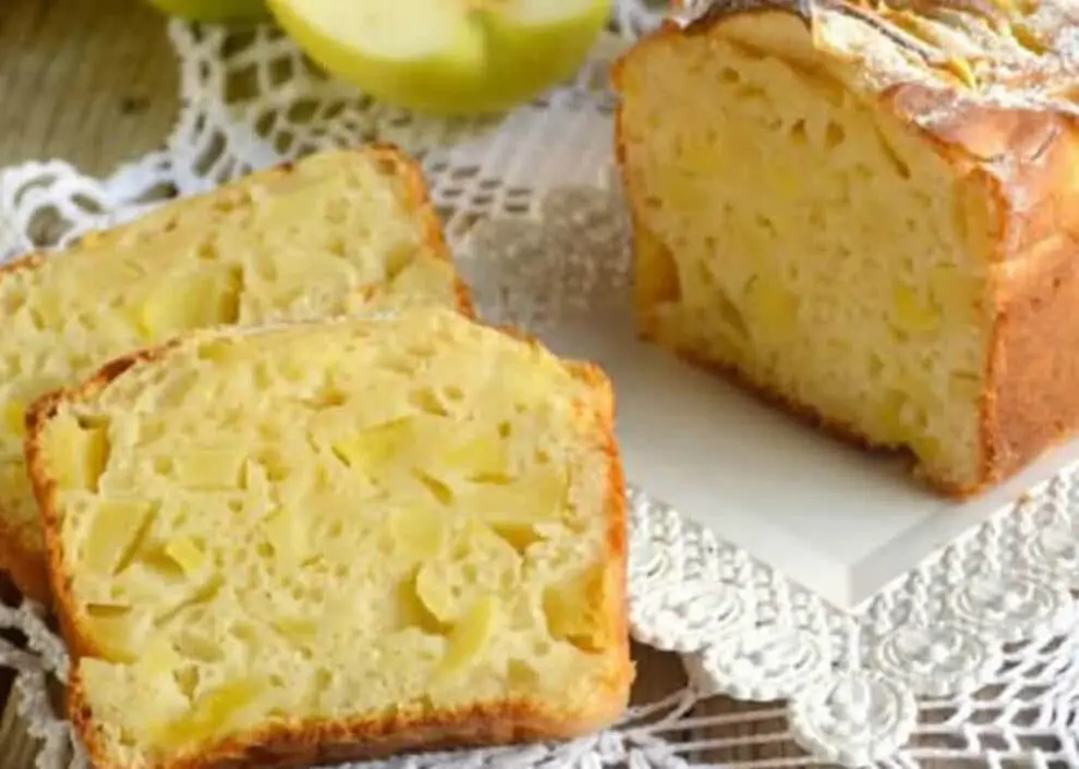 Cake Léger aux pommes et au yaourt : Une douceur saine et savoureuse
