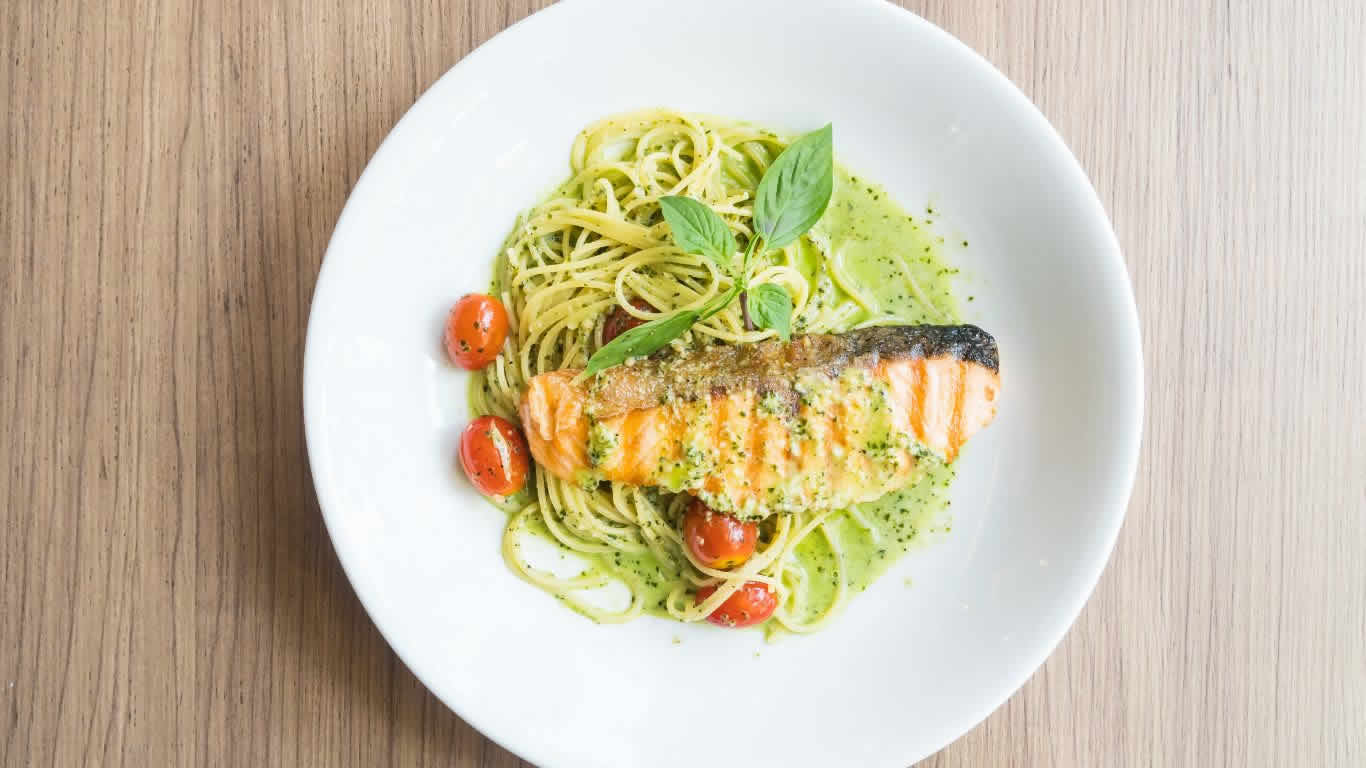 Pâtes au saumon et pesto : Une fusion divinement gourmande