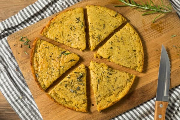 Socca Niçoise croustillante : La galette Méditerranéenne incontournable