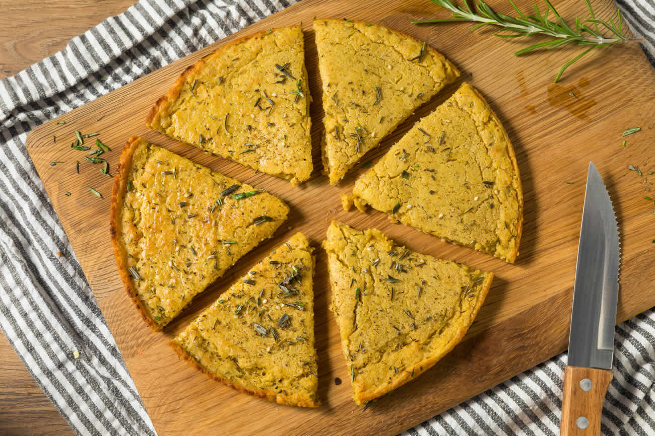 Socca Niçoise croustillante : La galette Méditerranéenne incontournable