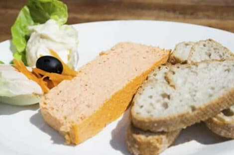 Terrine de saumon et poireaux : Un plat succulent pour épater vos invités