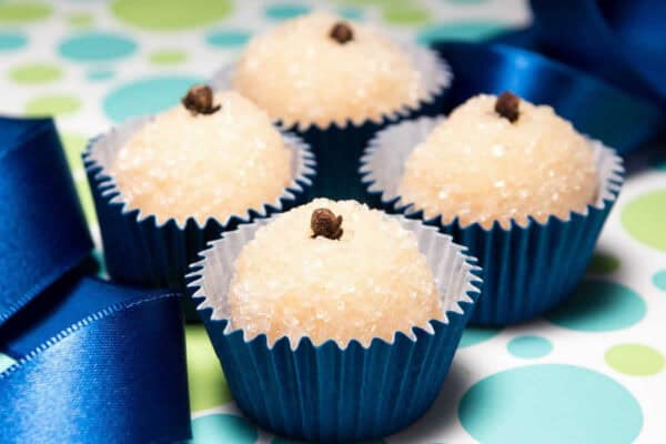 Beijinhos de Coco : L'incontournable gâteau brésilien qui enflamme les papilles