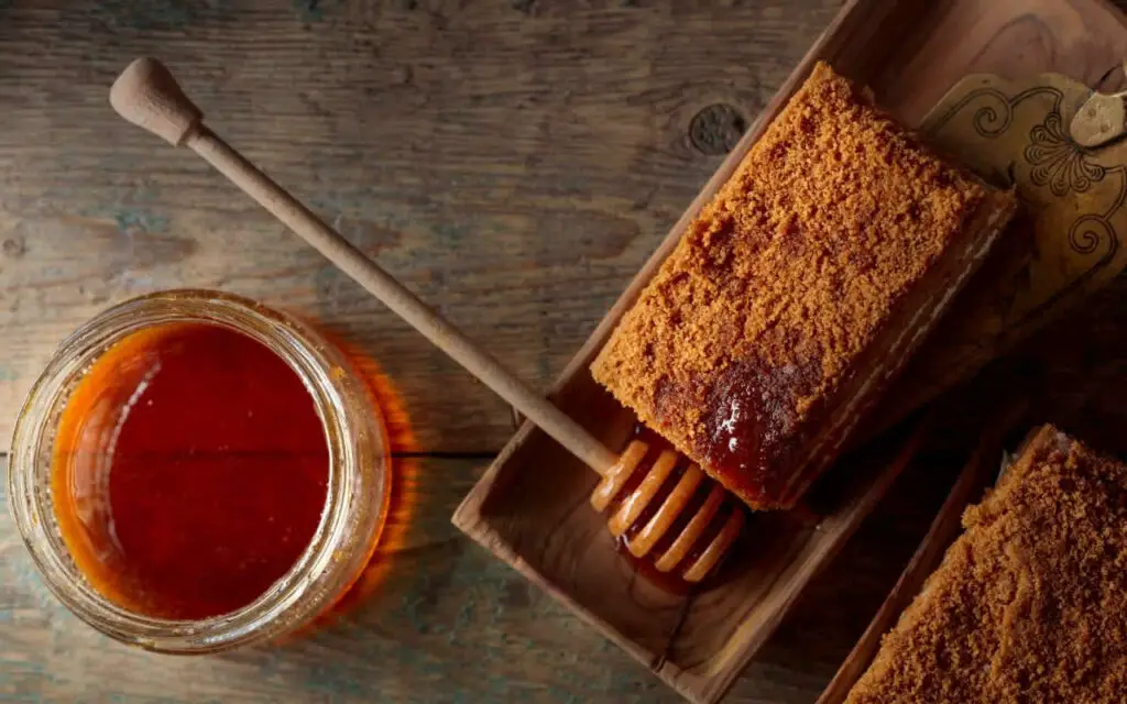 Le meilleur cake au miel : Un dessert divin et moelleux