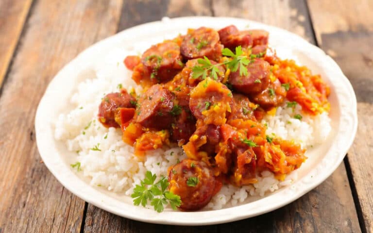 Rougail saucisse Réunionnais : Le délice créole épicé