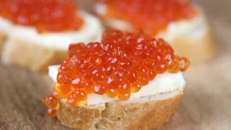 Canapés au caviar : Un apéritif délicieux et succulent