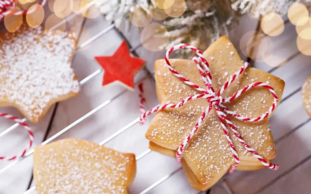 Étoiles croustillantes de Noël: Découvrez les sablés à la cannelle enchantés