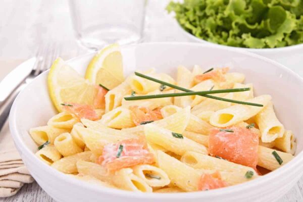 Évasion gourmande: Pâtes au saumon à la crème et aneth