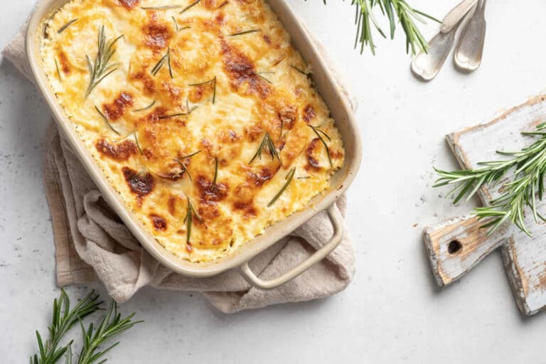 Savourez la fusion parfaite: Gratin Dauphinois au poisson et aux poireaux