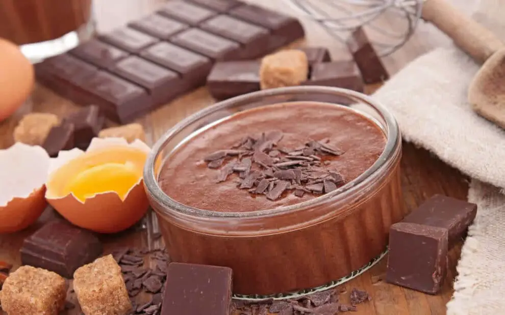 Mousse au chocolat légère : Un délice aérien et gourmand