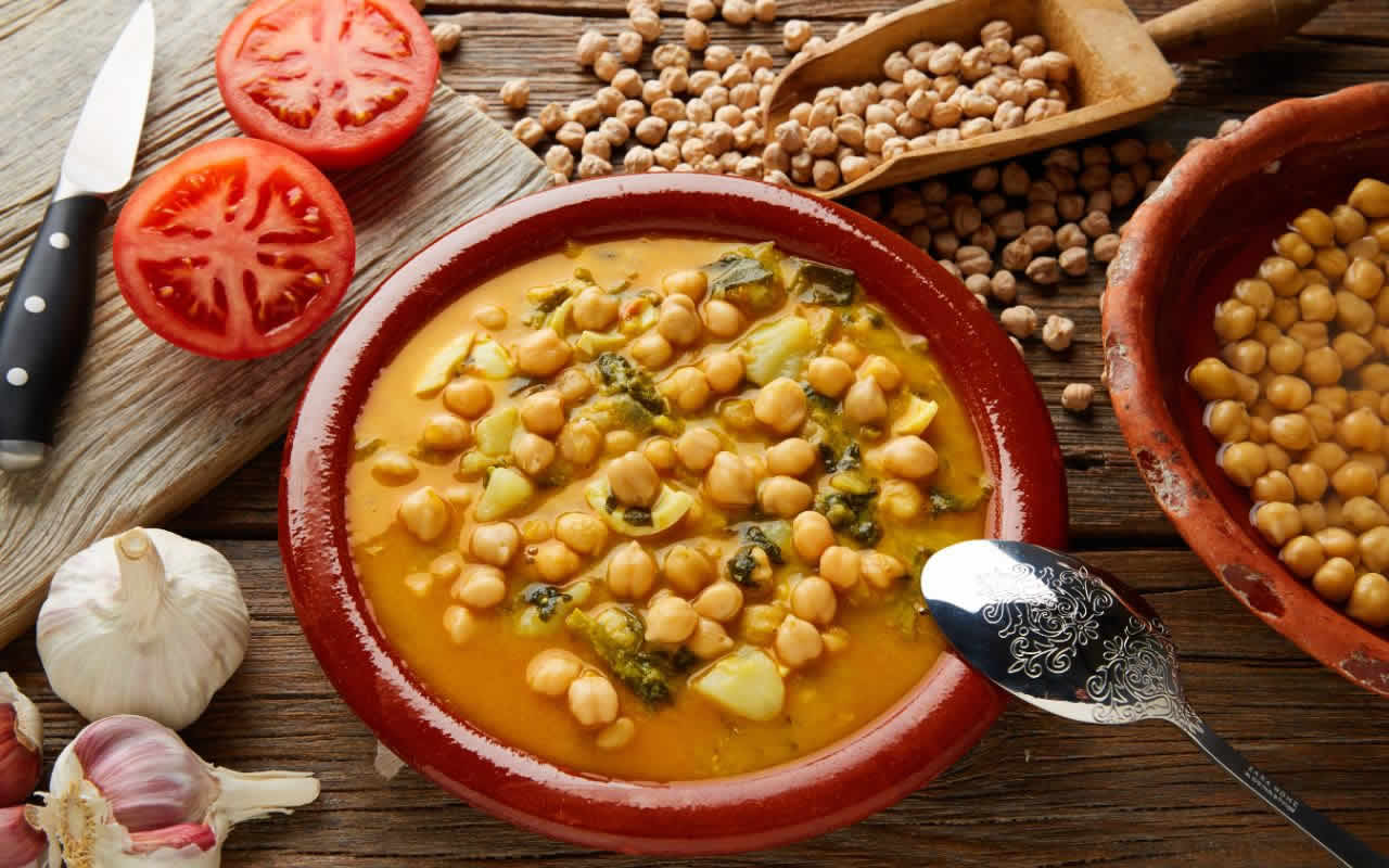 Soupe de pois chiche espagnole : Un délice réconfortant