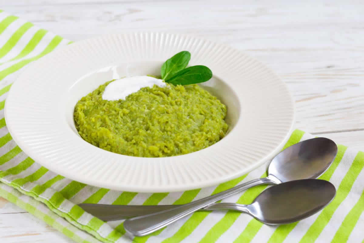 Savourez le confort à l'ancienne : Purée de pois cassés authentique