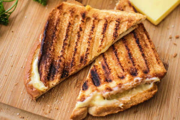 Croque Monsieur aux 4 fromages : Une variante gourmande et sophistiquée