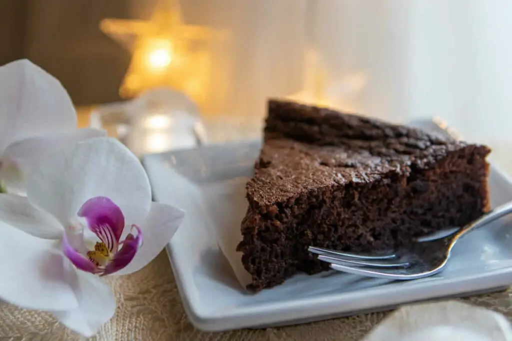 Délice Absolu: Gâteau au chocolat moelleux et fondant à tomber