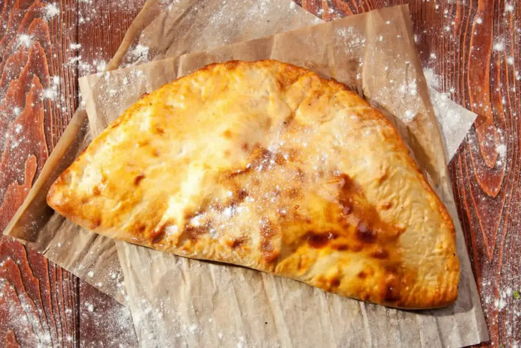 Calzone Sicilienne: Une odyssée culinaire Italienne