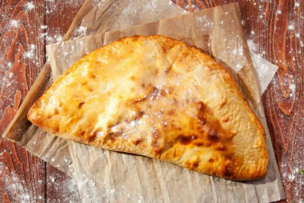 Calzone Sicilienne: Une odyssée culinaire Italienne