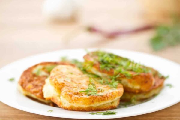 Maakouda au fromage: La gourmandise croustillante du Maghreb