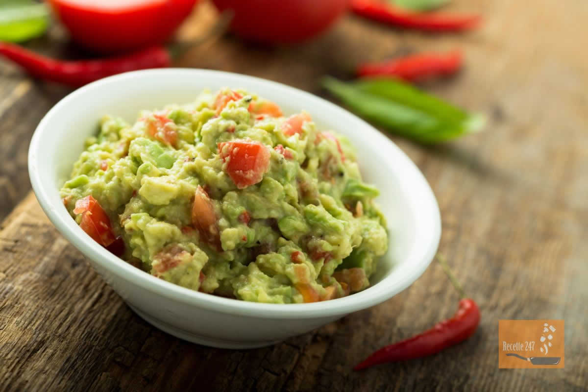 Guacamole traditionnel: Une explosion de fraîcheur