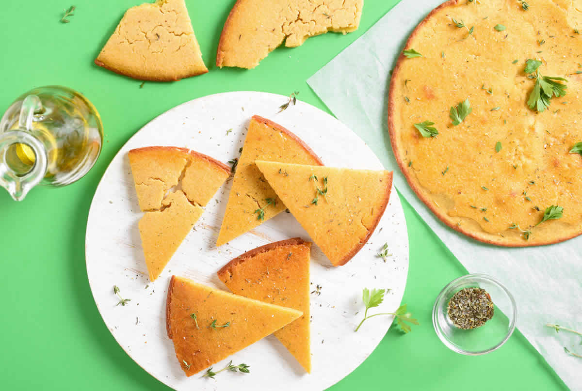 Socca niçoise: Découvrez la galette dorée de Nice