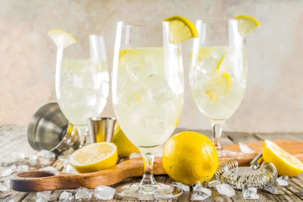 St-Germain Spritz : Le Cocktail Parisien Chic qui Réinvente l'Apéritif