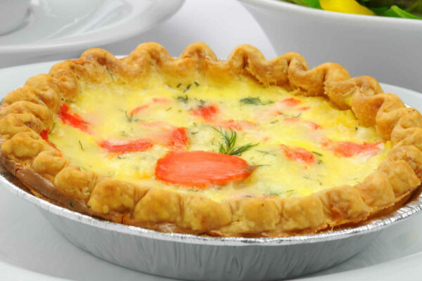 Quiche au Saumon Fumé et aux Tomates : L'Élégance Savoureuse dans votre Assiette