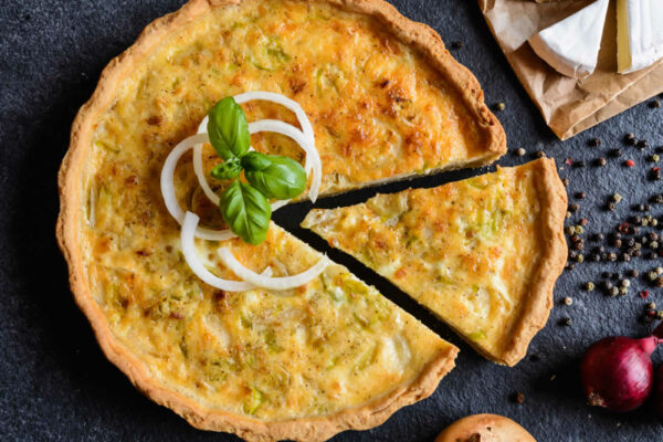 Quiche aux oignons, chèvre et miel au Thermomix : la recette gourmande pour un repas savoureux et équilibré